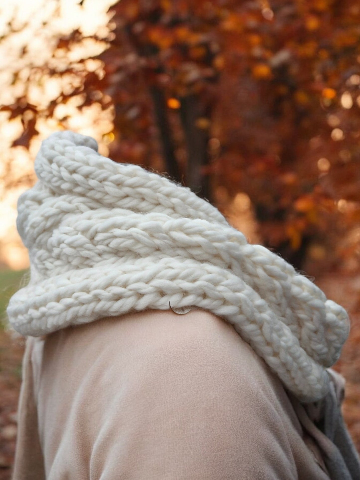 Adult's Handmade Knitted Super Chunky Cream Cable Cowl