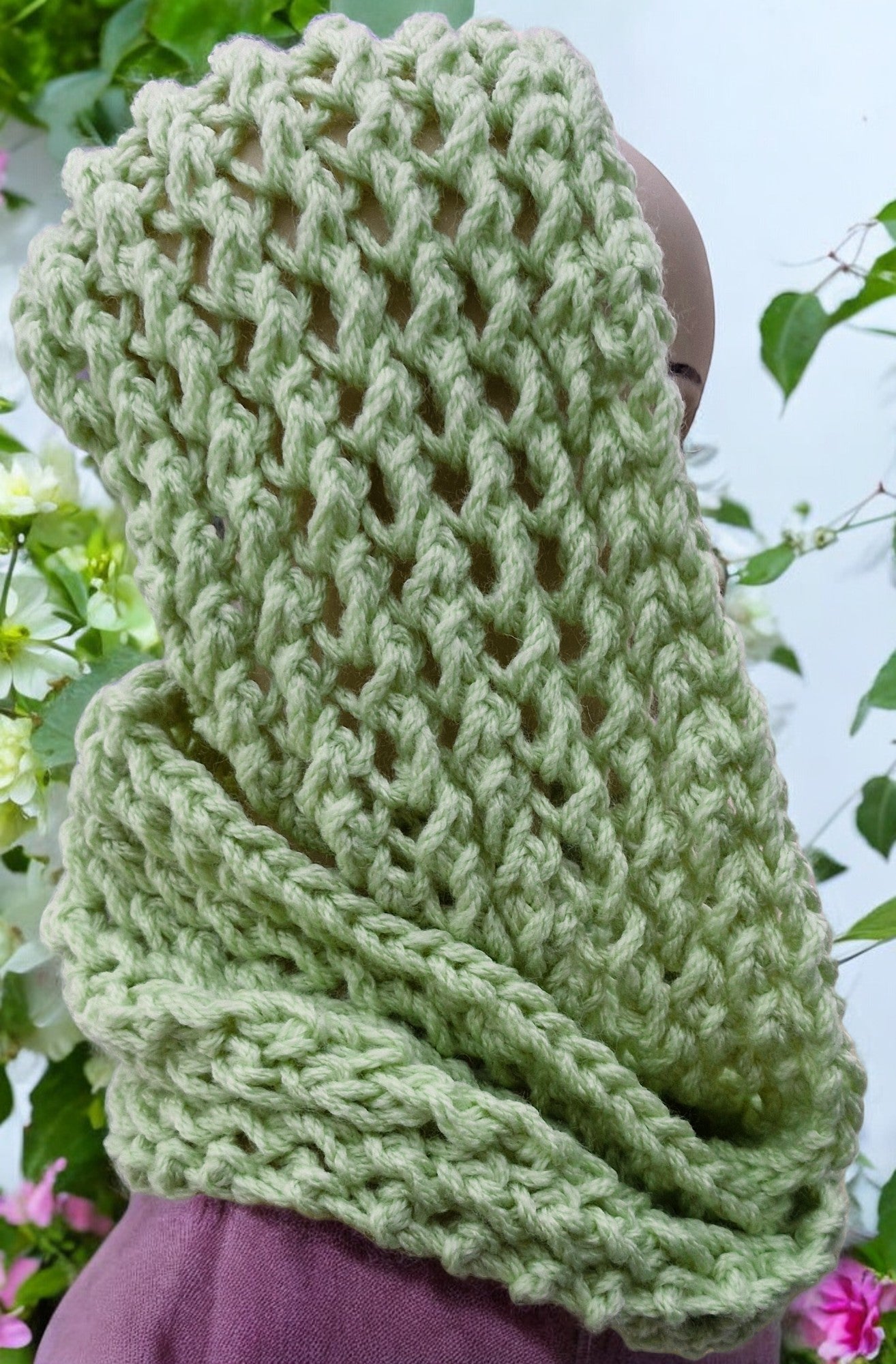 Women's Handmade Knitted Super Chunky Green Lacy Double Loop Cowl/Snood