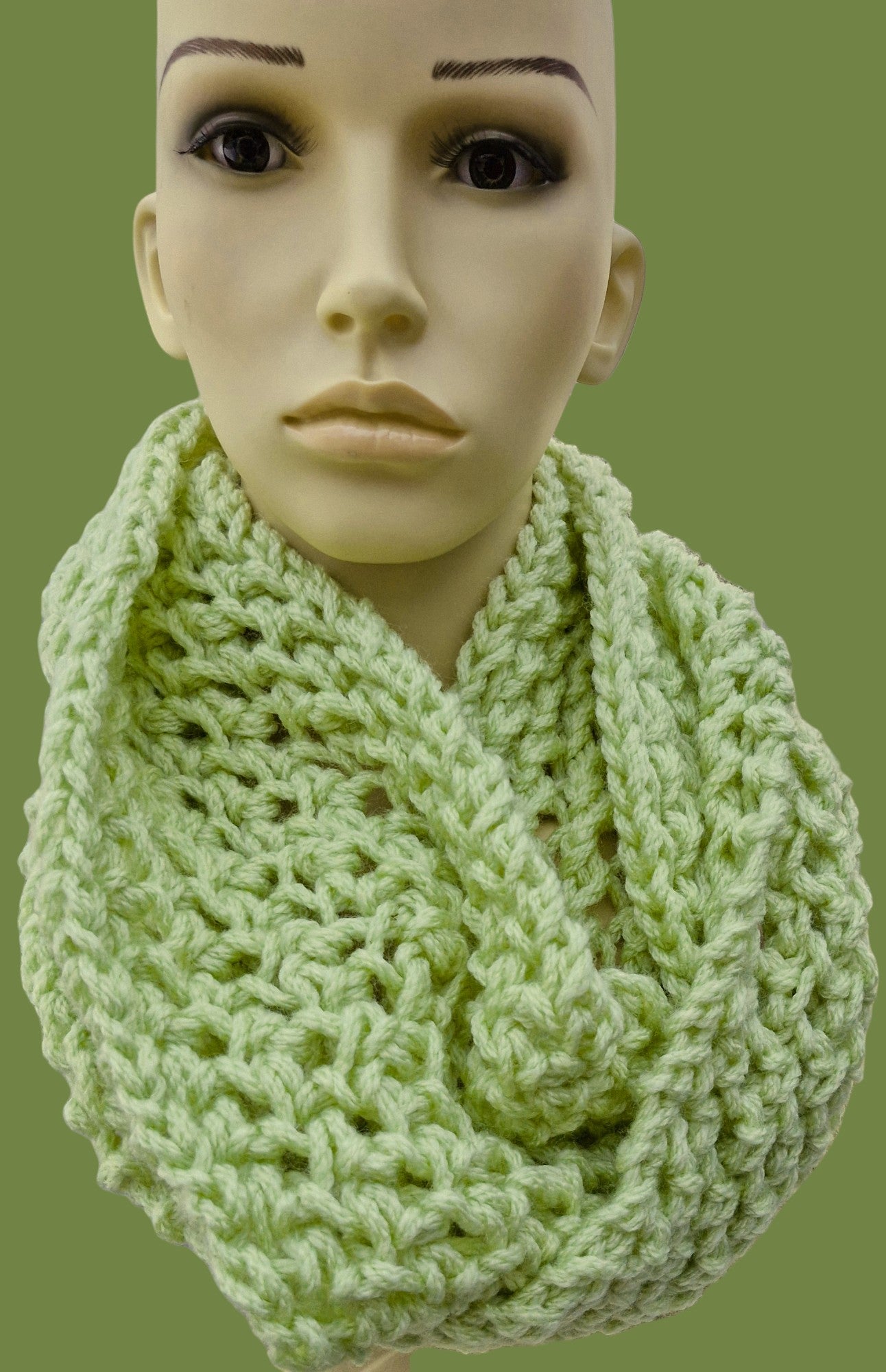 Women's Handmade Knitted Super Chunky Green Lacy Double Loop Cowl/Snood