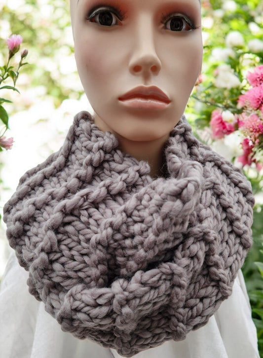 Women's Handmade Knitted Super Chunky Double Loop Cowl/Snood