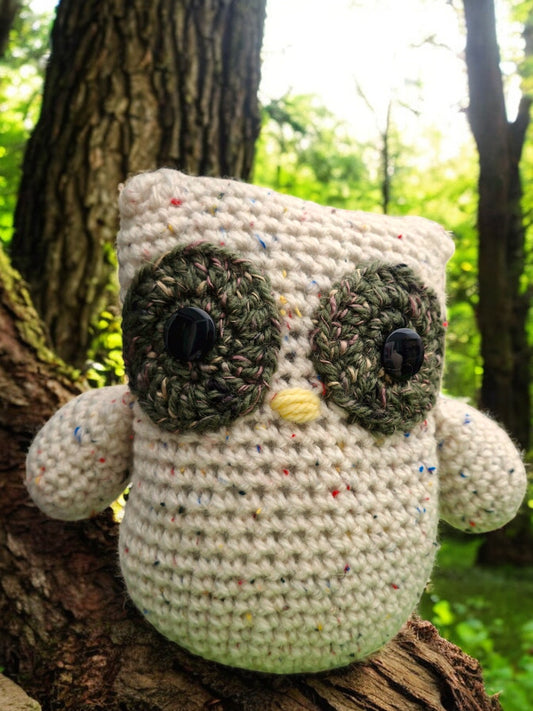 Handmade Crochet Owl - DK Beige Fleck